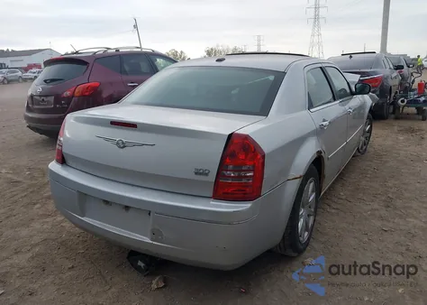 2010 Chrysler 300 Touring/Signature Series/Executive Series из США, поврежденный, VIN 2C3CA5CV8AH112710